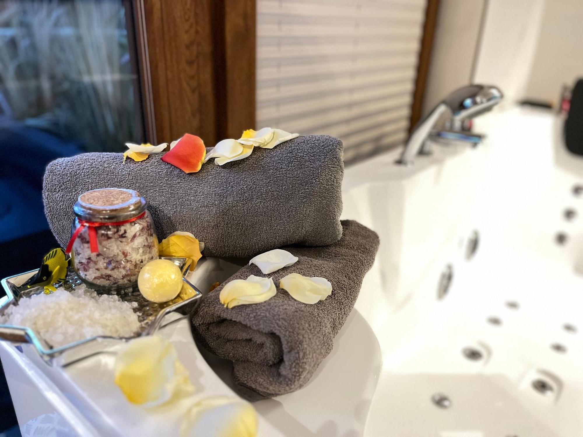 Jacuzzi Rakowicka Top Apartments Krakkó Kültér fotó