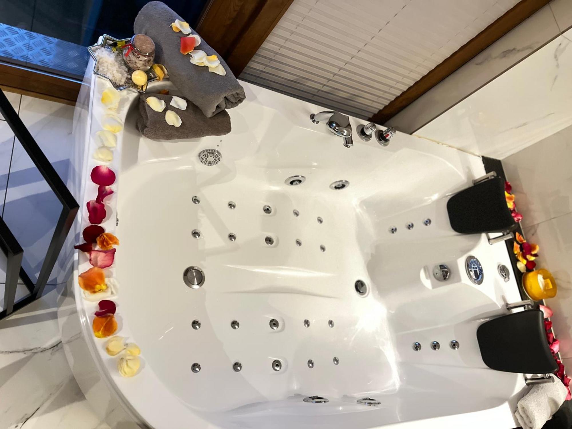 Jacuzzi Rakowicka Top Apartments Krakkó Kültér fotó
